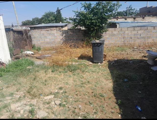 2 BEDROOM HOUSE FOR SALE IN ORLANDO WEST